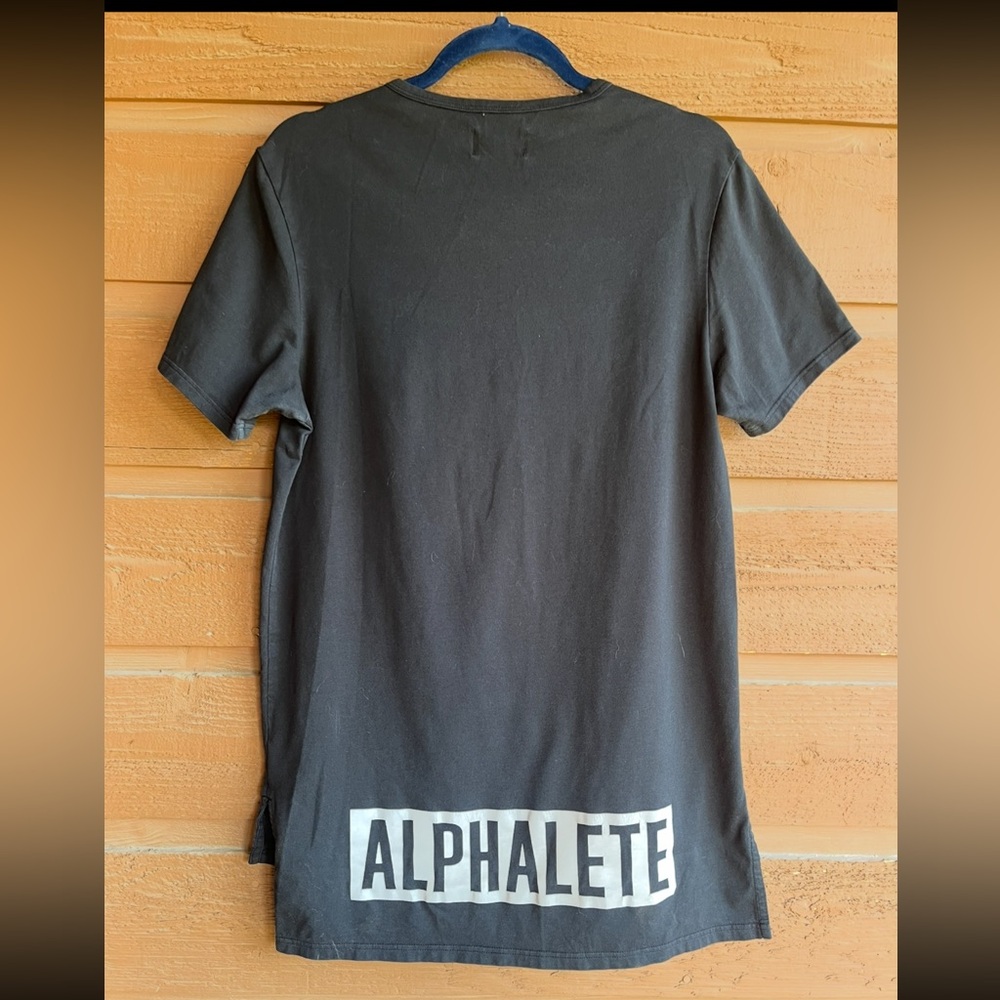 Alphalete oversized women’s workout shirt. Oversized small. EUC
